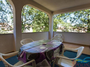 Spacious apartment with terrace in Malinska